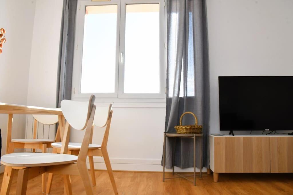 Vue Pyreneenne Elegante Avec 2 Chambres Tarbes Exterior photo